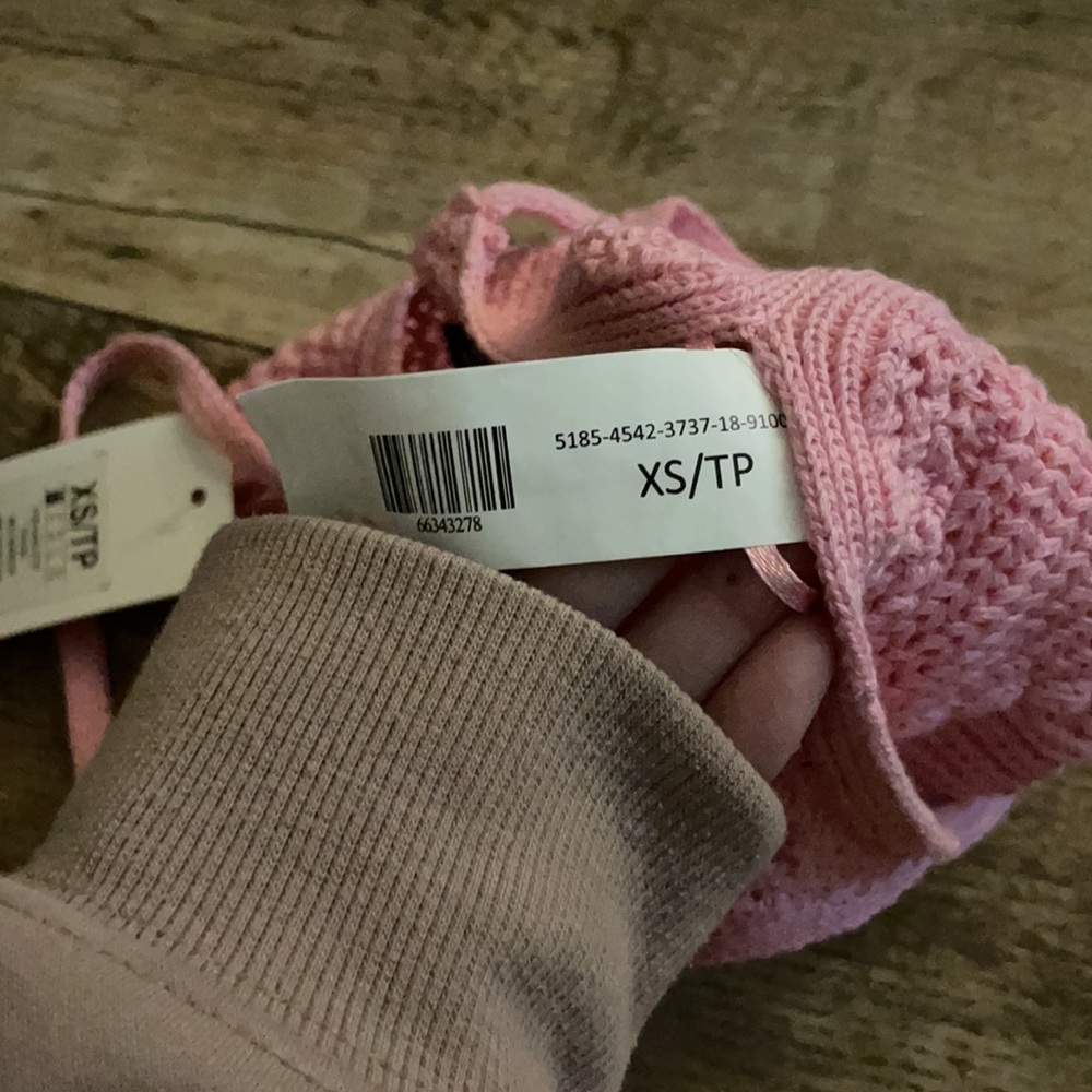 NWT STREETWEAR SOCIETY Cute Pink Crochet/Knitted Crop Top - Picture 15 of 15